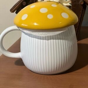 World Market Mushroom Lidded Ceramic Coffee Tea Mug Yellow White Polka Dot NWT